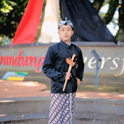 00 Mela dan Rizal mempelai pria